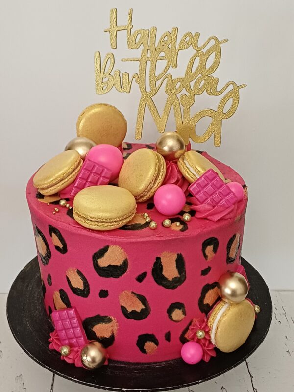 20251101_081603 Leopard Print Cake