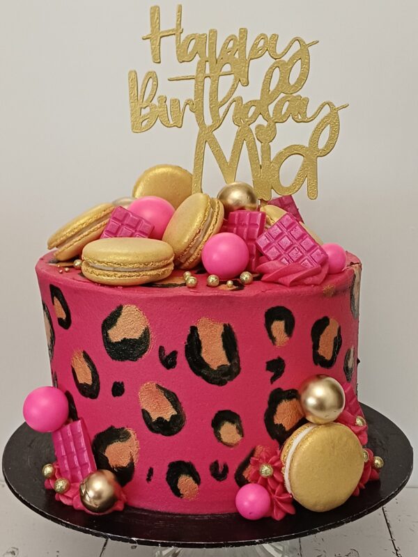 20251101_090929 Leopard Print Cake