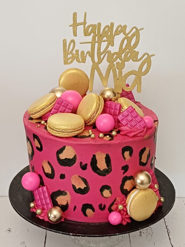 20251101_090939 Leopard Print Cake