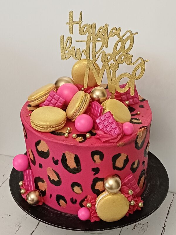 20251101_090945 Leopard Print Cake