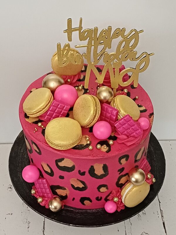 20251101_090951 Leopard Print Cake